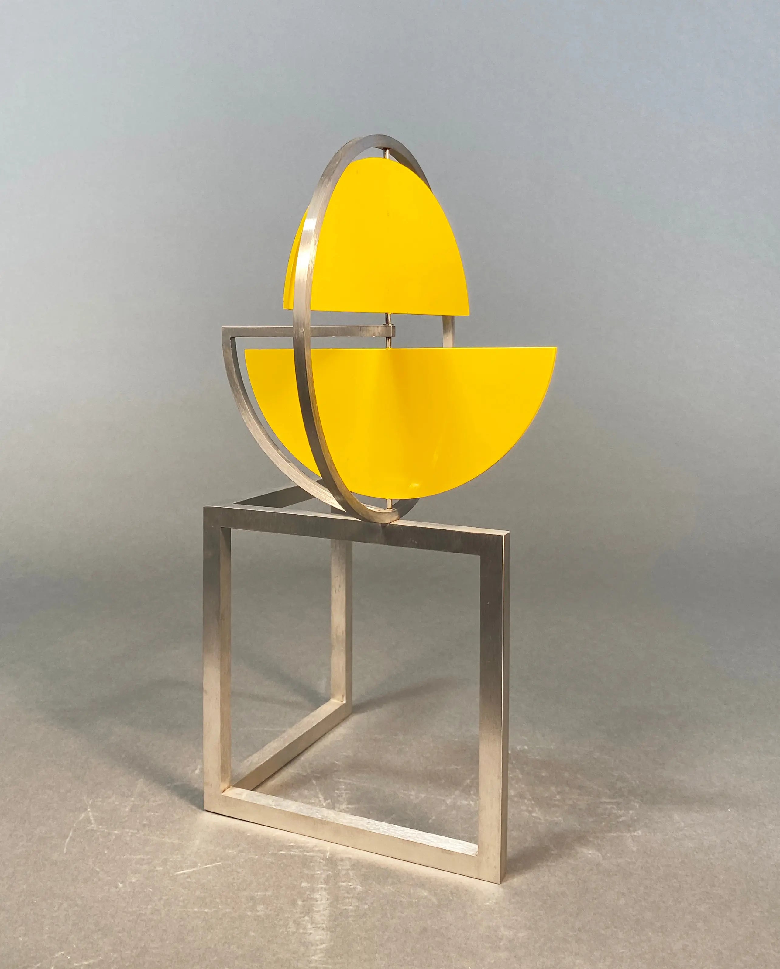14122, Roger Phillips, Split Disc on Two Squares, 2013