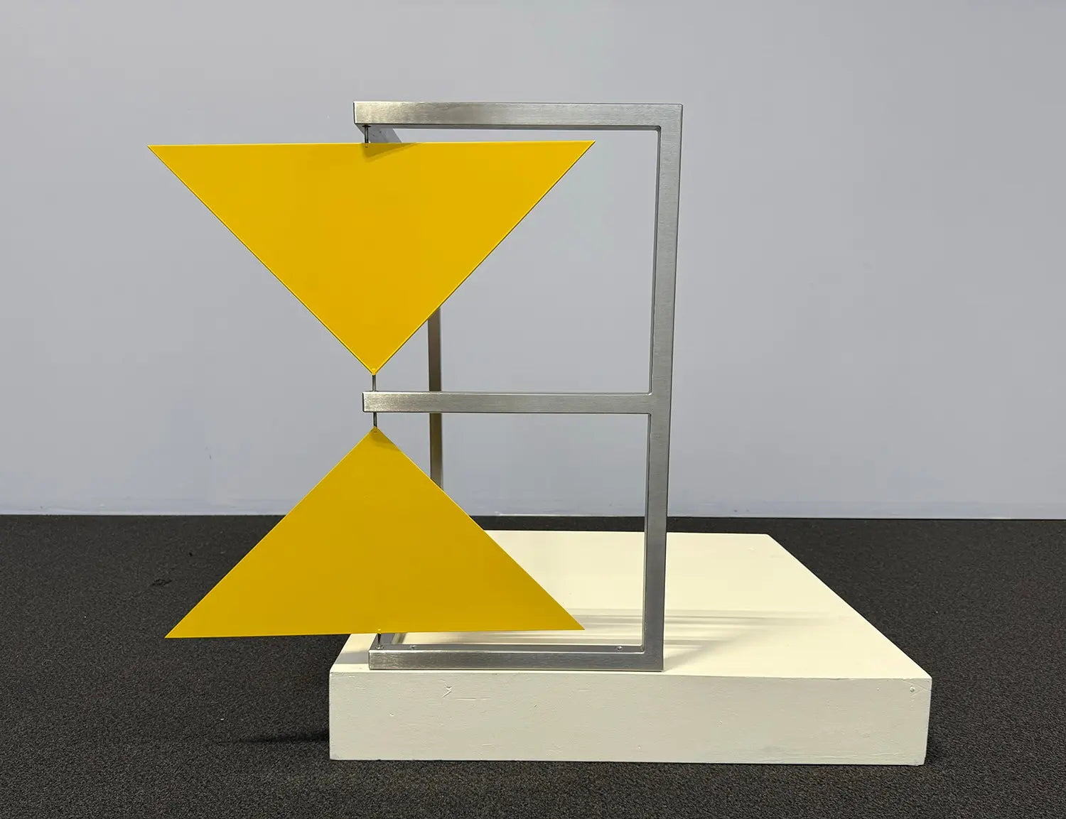 16529, Roger Phillips, Triangular Corner, 2005