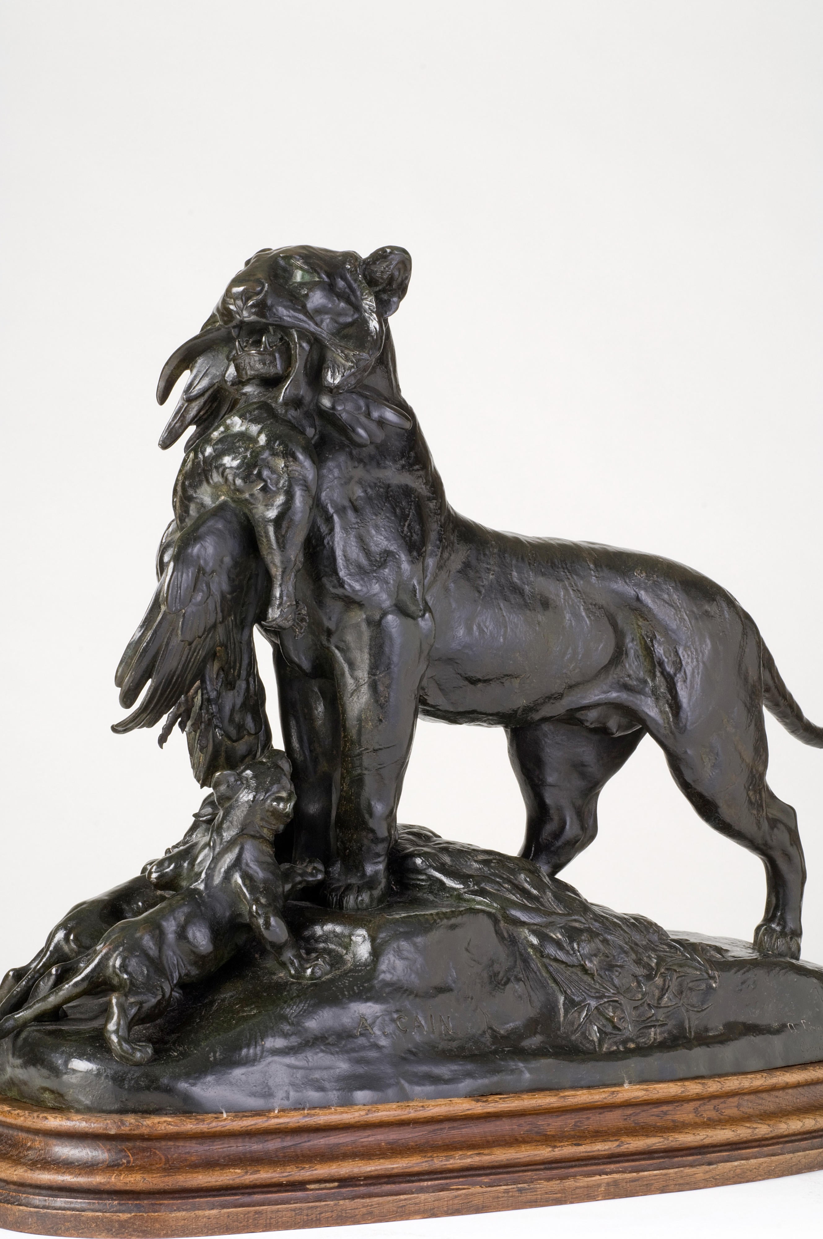 14453, Auguste-Nicolas Cain, Tigresse Rapportant un Paon A Ses Petits, circa 1866