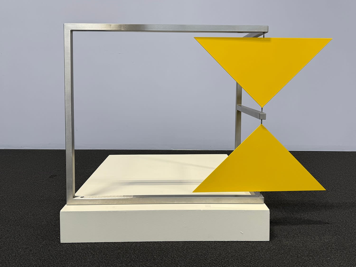 16529, Roger Phillips, Triangular Corner, 2005