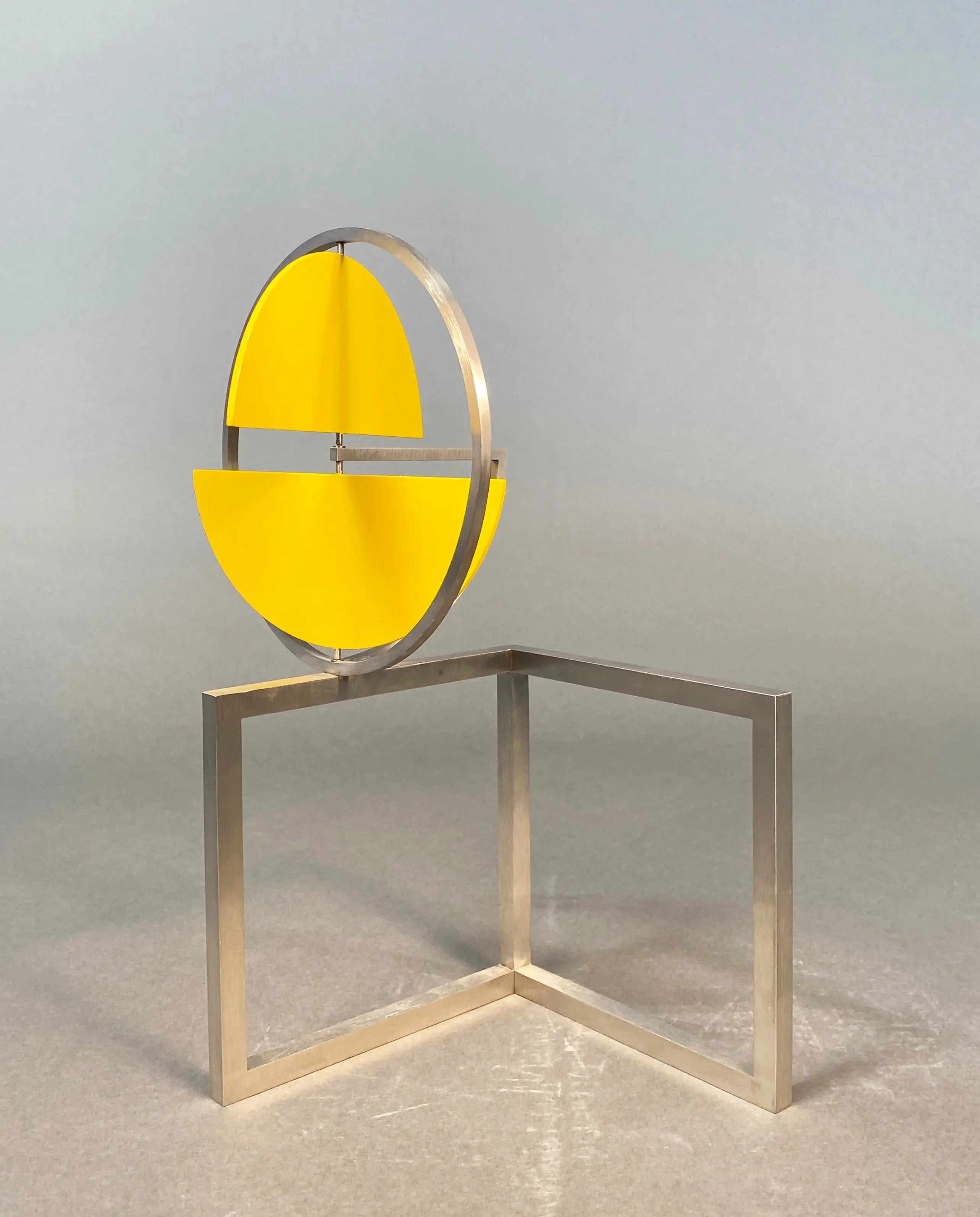 14122, Roger Phillips, Split Disc on Two Squares, 2013