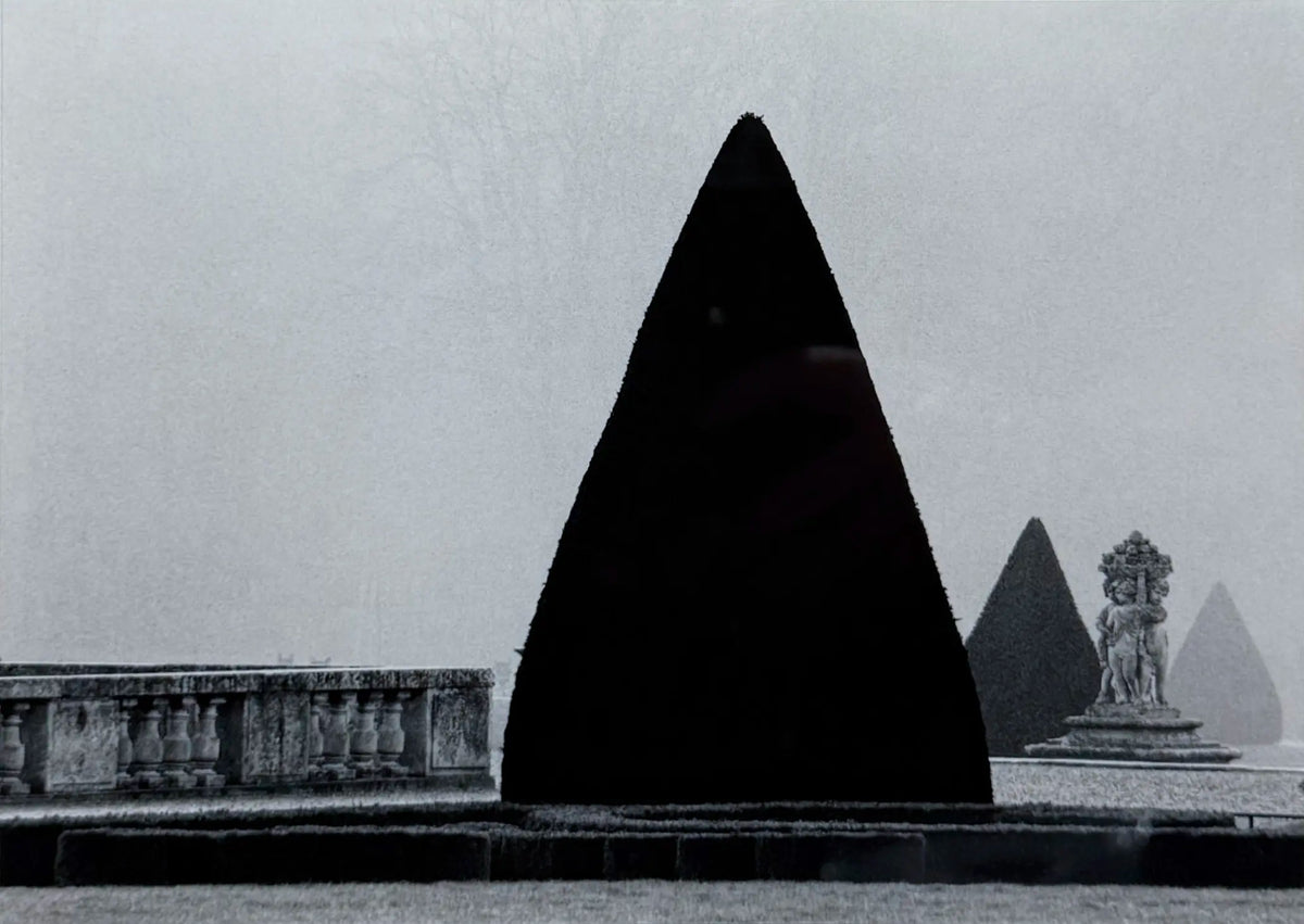 18910, Michael Kenna, Cherubs, Vaux-Le-Vicomte, France, 1988, printed 1990