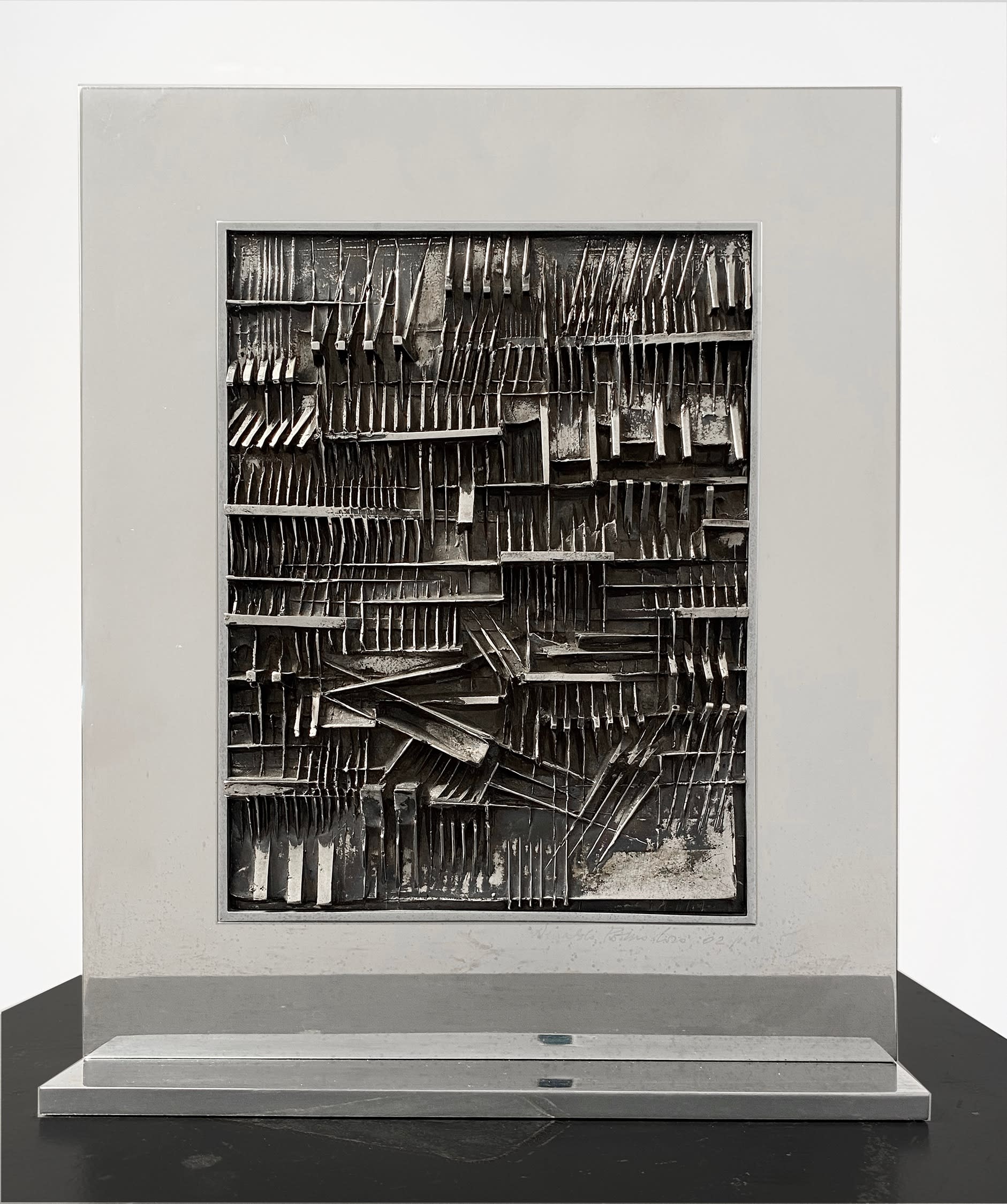 15206, Arnaldo Pomodoro, Bassorilievo, 1973