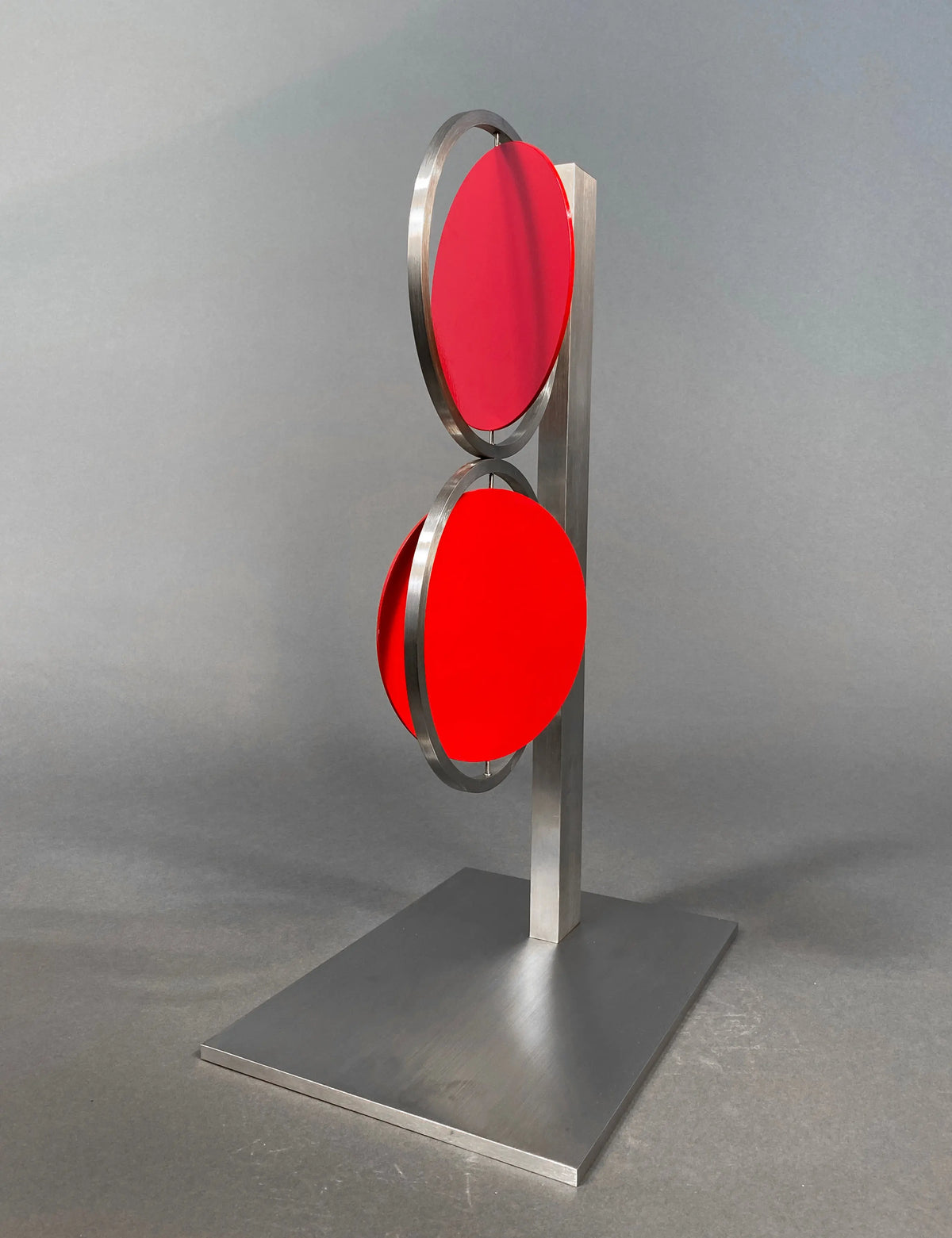 14134, Roger Phillips, 24 inch Red Figure Eight on Column, 2015