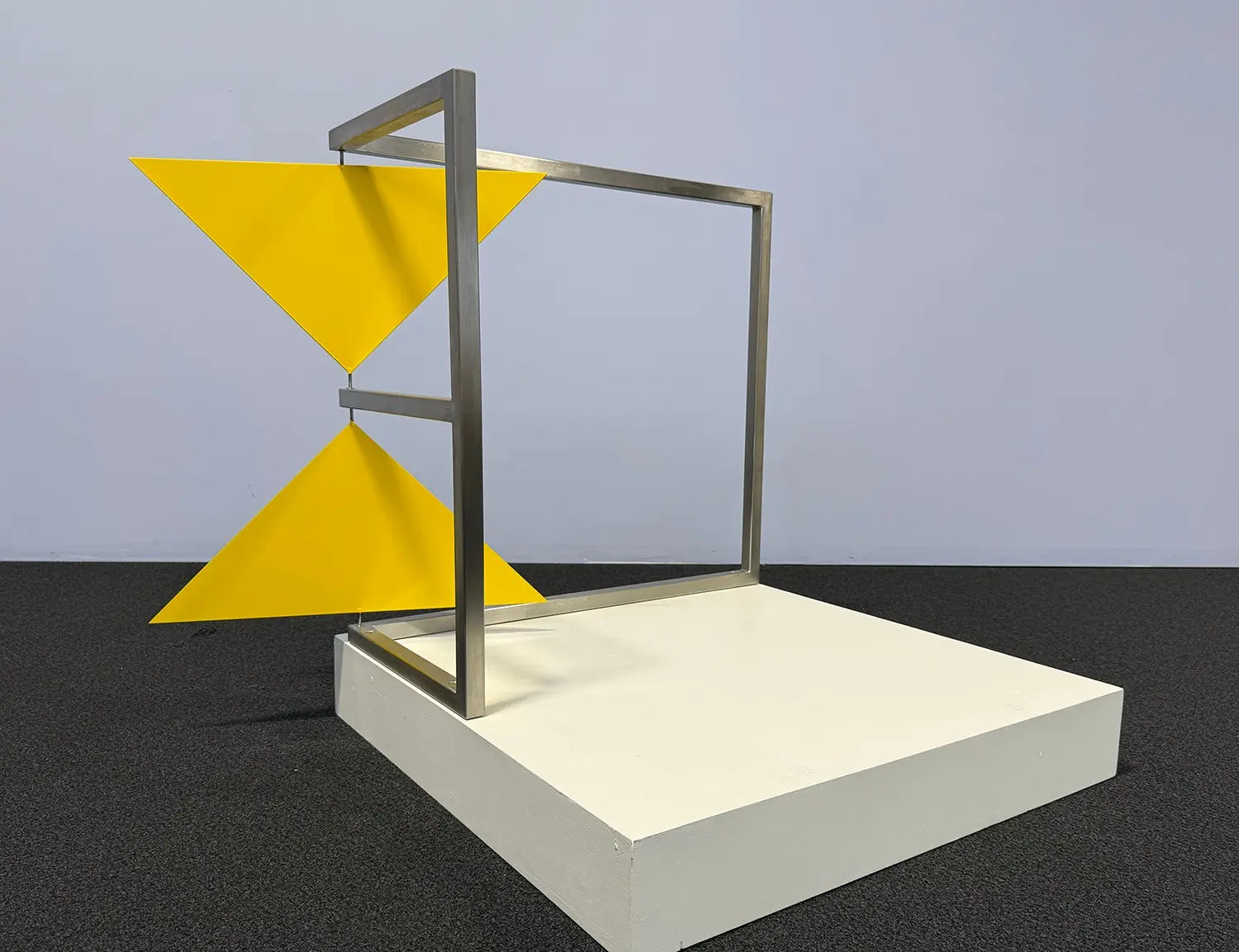 16529, Roger Phillips, Triangular Corner, 2005