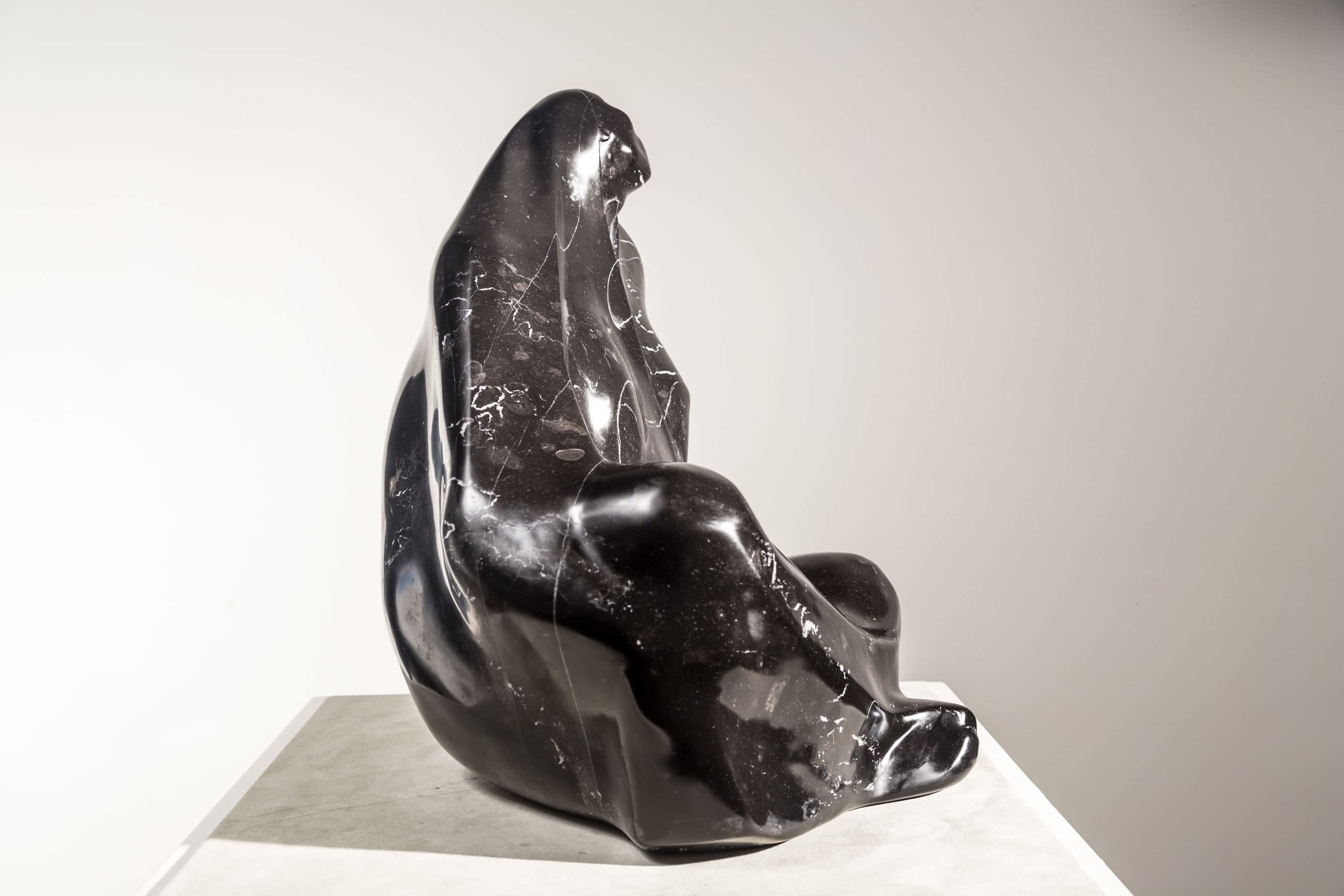 15621, Francisco Zúñiga, Mujer Sentada con Rebozo (Seated Woman with Shawl), 1974